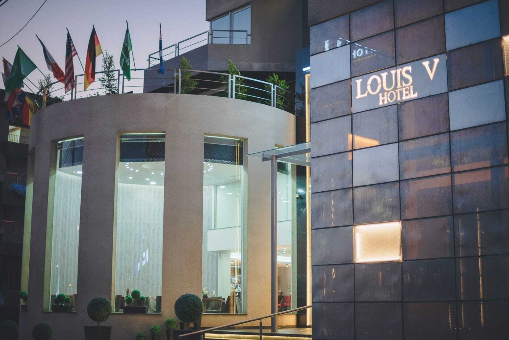 Louis V Hotel Beiroet Buitenkant foto