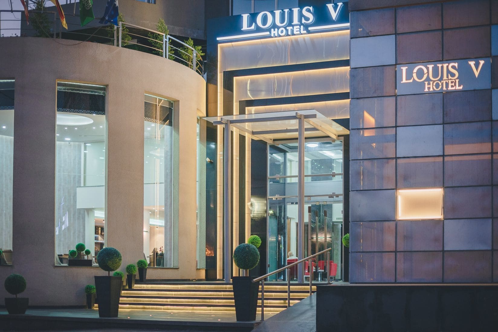 Louis V Hotel Beiroet Buitenkant foto