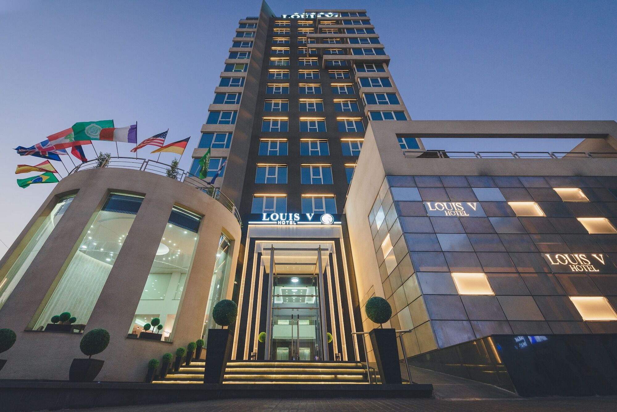 Louis V Hotel Beiroet Buitenkant foto
